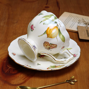 Services à thé en porcelaine à motif citron, vente en gros, fabriqués en Europe, tasses à café en céramique imprimées à la main, style européen - Product Image 5