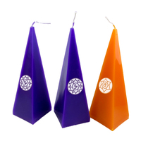 Pyramidenförmige Judaica-Havdalah-Kerze in verschiedenen Farben für Weihnachten