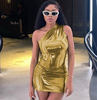 Offres Spéciales Sexy fête haute rue mode femmes robe solide inclinée épaule sans manches corps-façonnage robe de hanche