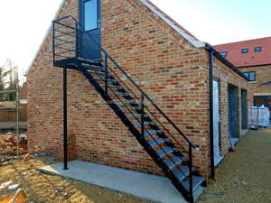 Escalera Metálica Industrial <span class=keywords><strong>de</strong></span> Acero Galvanizado con <span class=keywords><strong>Escaleras</strong></span> <span class=keywords><strong>de</strong></span> Escape <span class=keywords><strong>para</strong></span> Uso Exterior y en Villas - Product Image 6