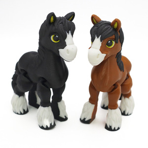 Figura de Caballo Articulada Impresa en 3D con Articulaciones Móviles - Artesanía de Resina, Diseño Art Deco, Material PLA, Decoración para el Hogar, Graduación, Bodas - Product Image 2
