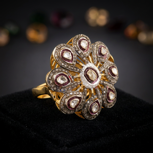 Impresionante anillo de plata victoriano femenino Diseño de diamante chapado en oro único Joyería victoriana sólida - Product Image 1