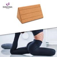 Brique de yoga triangulaire personnalisable avec logo, blocs de yoga en liège naturel antidérapants pour étirements, entraînement et équilibre
