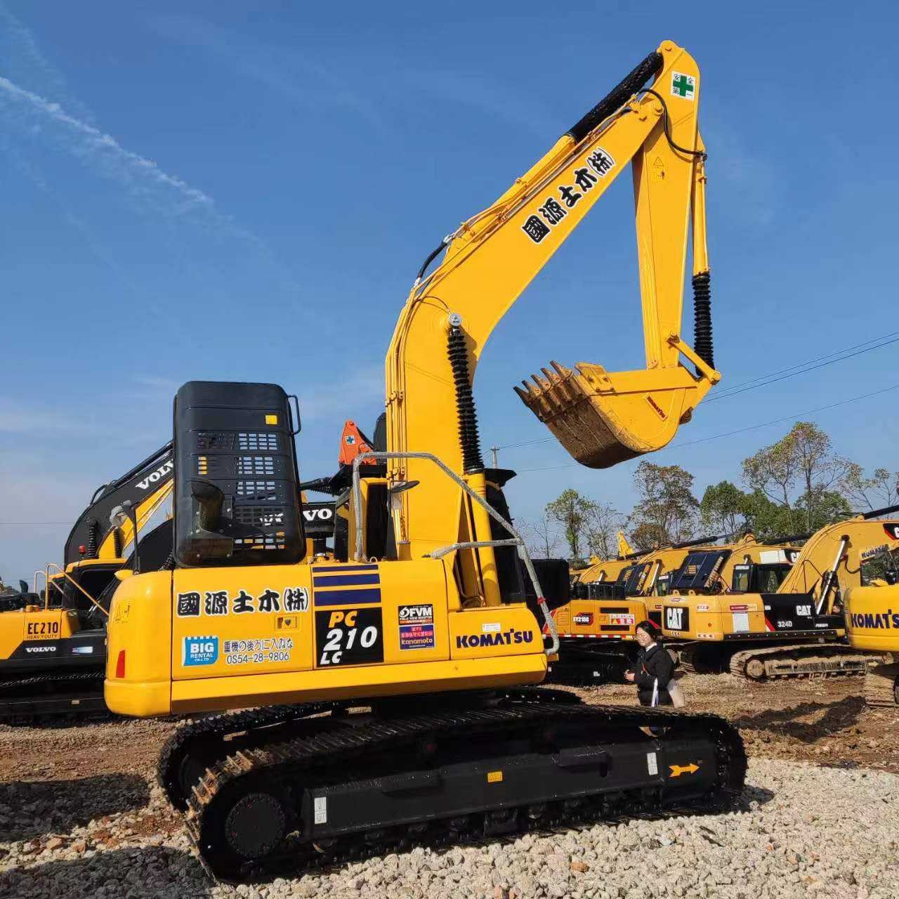 Землеройная техника 21 тонный оригинальный гидравлический экскаватор Komatsu для продажи PC210 экскаватор Komatsu PC210