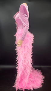 فساتين نسائية من نوكانس نوفانس، تشكيلة جديدة 2023، فستان سهرة وردي مزين بالريش والماس، فستان سهرة أنيق وجذاب للحفلات - Product Image 2