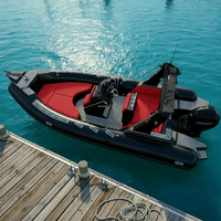 Bateau pneumatique semi-rigide 6,8 m RIB 680 Sport avec coque en fibre de verre et tubes pneumatiques en Hypalon et PVC, certifié CE pour la pêche et les excursions en mer