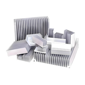Radiateur en aluminium, profilé d'extrusion en alliage d'aluminium, traitement de surface par sablage - Product Image 1