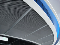 Plafond suspendu en maille métallique expansée en aluminium, personnalisable et décoratif, pour centres commerciaux et hôtels, disponible sur le site d'achat en ligne Alibaba