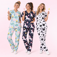 Ensemble de blouses médicales personnalisées à imprimé dessin animé OEM ODM, motif animal, col en V, manches courtes, uniforme d'infirmière, tenue de travail hospitalière unisexe
