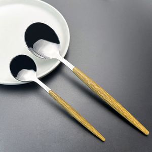 Juego de cubiertos de acero inoxidable al por mayor con mango de plástico y madera, estilo portugués, para bodas y el hogar (cuchillo, tenedor y cuchara) - Product Image 4
