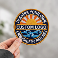 Patch brodé rond personnalisé en gros, avec logo et motifs brodés sur mesure, pour accessoires vestimentaires de mode