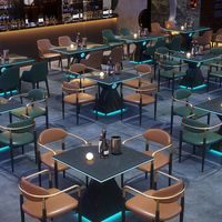 Luxuriöses Chesterfield-Sofa-Bar-Set für Nachtclubs und KTVs mit Modernem Metallplatten-Design, Maßgefertigte Gewerbliche Möbel