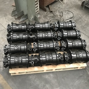 Деталь ходовой части экскаватора E330 117-5047/6Y-2795 Нижний роликовый гусеничный ролик - Product Image 4