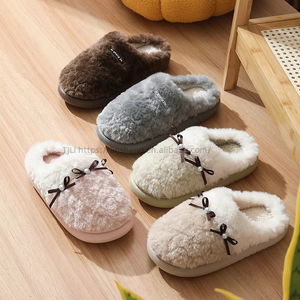 Nuevas Pantuflas Cálidas de Invierno con Lazo de Perlas para Mujer, Pantuflas de Casa para Parejas, Pantuflas Peludas para Dormitorio - Product Image 3