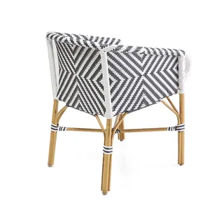 新时尚设计现代法国小酒馆户外家具餐桌椅，带藤竹铝柳条，用于花园露台