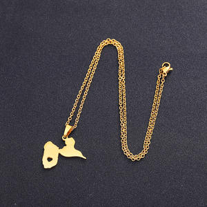 Collier chaîne avec carte de la <span class=keywords><strong>Guadeloupe</strong></span> plaqué or 18 carats et pendentif drapeau de la <span class=keywords><strong>Guadeloupe</strong></span> en acier inoxydable argenté - Product Image 3