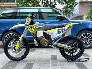 Hengjian S6-MT250 PRO DIRT BIKE ENDURO 2T 250cc Moteur <span class=keywords><strong>à</strong></span> deux temps refroidi par eau Moto tout-terrain haut de gamme 140 km/h - Product Image 5