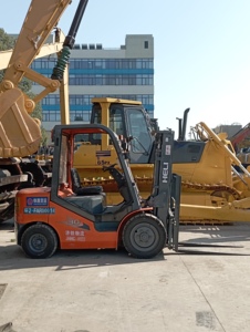 Chariot élévateur d'occasion HELI FD30 pour travaux de terrassement - Offre Spéciale - Product Image 3