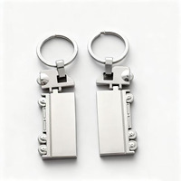 Porte-clés miniatures en alliage métallique en forme de camion long avec logo personnalisé pour les cadeaux d'entreprise, porte-clés personnalisé pour souvenir