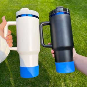 Mug de voyage en acier inoxydable avec revêtement en poudre gravé au laser, prêt à être expédié, bleu plaqué sous le dessus, isotherme, 40 oz, avec poignée - Product Image 2