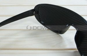 <span class=keywords><strong>Gafas</strong></span> perforadas portátiles para <span class=keywords><strong>gafas</strong></span> <span class=keywords><strong>de</strong></span> visión borrosa - Product Image 4