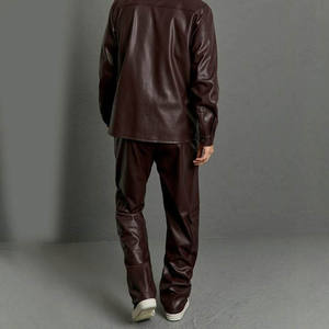 Pantalones de chándal bordados de ajuste relajado apilados gruesos de gran tamaño con logotipo personalizado, pantalones de cuero rectos con bolsillos grandes para hombre - Product Image 4