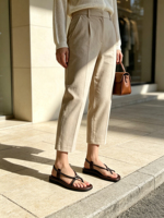 Sandales plates à lanière en T et entre-doigts avec bride de cheville, marron foncé, bout carré, chaussures d'été pour la plage et les vacances pour femmes OEM ODM