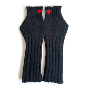 Mitaines thermiques exquises pour femmes hiver chaud câble tricoté chauffe-bras gants longs sans doigts avec coeurs rouges pour la chaleur extérieure - Product Image 5