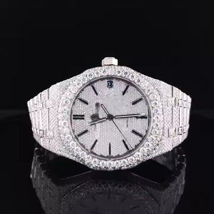 Montre de luxe pour homme avec mouvement à quartz, diamants en moissanite, analogique, en acier inoxydable, idéale pour offrir en cadeau, pour les mariages et les occasions spéciales - Product Image 1
