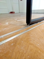 Porte coulissante en verre trempé à double vitrage de style minimaliste moderne, isolation thermique, cadre ultra fin, intérieur cuisine villa