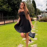 Robe décontractée personnalisée pour femme, coupe trapèze, noire unie, épaules dénudées, manches courtes à volants, longueur midi, vente en gros