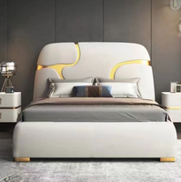Ensemble de chambre à coucher de luxe de style royal européen, lit king size réglable, revêtement en cuir italien, cadre en bois de chêne, design moderne durable