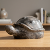 Statue en argile noire tortue, meuble et objet décoratif de la poterie Sejnane