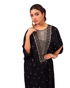 Pakistani Nieuwste Fluwelen Geborduurde Salwar Kameez Met Zwaar Metselwerk Luxe Bruiloftscollectie Hete Verkopende Jurk 2024