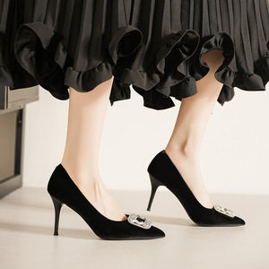 6681N-172 Escarpins en velours pour femme, bout pointu, talon aiguille, boucle en cristal, chaussures habillées noires à enfiler, talons hauts - Product Image 1