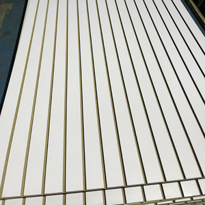 <span class=keywords><strong>Tablero</strong></span> de MDF <span class=keywords><strong>Ranurado</strong></span> con ranura de lengüeta de exportación de China con tiras de aluminio Panel de pared de listón insertado para exhibición - Product Image 4