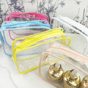 กระเป๋าเครื่องสำอางใสกันน้ำ PVC พร้อมซิปปิด กระเป๋าใส่เครื่องสำอางสำหรับเดินทาง พิมพ์โลโก้ตามสั่ง บรรจุภัณฑ์ - Product Image 5
