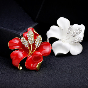 Coréen élégant rouge blanc Rose fleur <span class=keywords><strong>mariée</strong></span> <span class=keywords><strong>mariage</strong></span> broche alliage goutte à goutte huile émail broches broches <span class=keywords><strong>pour</strong></span> les femmes - Product Image 5