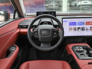 Nuova Toyota BZ5 EV Berlina 2026 (Modello 2025) - Autonomia 550km/630km - Veicolo Nuovo di Zecca - Product Image 5