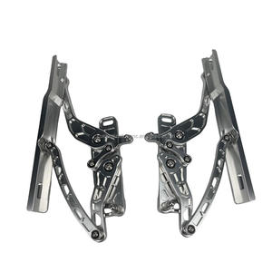 Par de Bisagras de Capó de Aluminio Billet en Plata Mecanizadas por CNC y Personalizadas de Fábrica para Camiones Chevrolet para Aplicaciones de Maquinaria - Product Image 1
