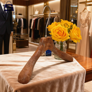 Crochet rond argenté personnalisé avec encoche antidérapante sur l'épaule Cintre pour <span class=keywords><strong>robe</strong></span> en résine - Product Image 5