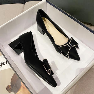 Sh10300a punta a punta colore nero <span class=keywords><strong>tacchi</strong></span> a farfalla 5cm 2023 <span class=keywords><strong>tacchi</strong></span> alti <span class=keywords><strong>chiusi</strong></span> da donna con strass - Product Image 1