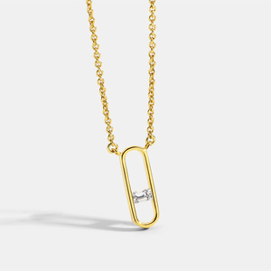 Collar con Colgante Geométrico Minimalista Clásico Unisex, Chapado en Oro de 14K, con Zirconia Rectangular en Engaste de Garra, Cadena de 18 Pulgadas - Product Image 3