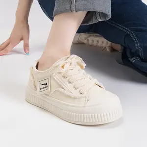 Hot Selling Nice Flat Sole Breathable Women Canvas Shoes Thick Sole Low Top Canvas Shoes Sneaker For Women