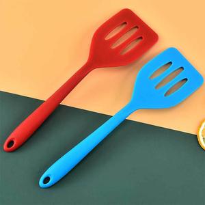 Spatule à fentes en silicone de qualité alimentaire pour la cuisson du poisson, ustensile de cuisine, spatule à œufs en silicone - Product Image 1