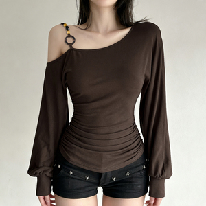 Camiseta vintage con cuentas y mangas de murciélago, asimétrica, con hombros descubiertos, informal, holgada, transpirable, de manga larga - Product Image 5