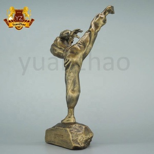 Figura <span class=keywords><strong>de</strong></span> acción personalizada <span class=keywords><strong>de</strong></span> tamaño real, escultura famosa china <span class=keywords><strong>de</strong></span> Kungfu, estatua <span class=keywords><strong>de</strong></span> bronce <span class=keywords><strong>de</strong></span> <span class=keywords><strong>Bruce</strong></span> <span class=keywords><strong>Lee</strong></span> - Product Image 3