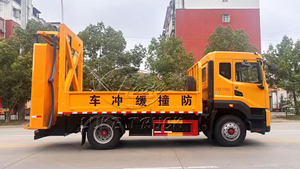 รถบรรทุกป้องกันแรงกระแทก Dongfeng 100K TMA พร้อมระบบไฮดรอลิกกันกระแทก สำหรับงานก่อสร้างบนถนน - Product Image 4