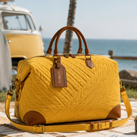 Sac de voyage extensible tendance 2027 en tissu matelassé pour hommes et femmes, sac de sport rembourré avec poignées tressées, logo de marque personnalisé OEM