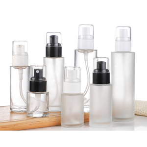 <span class=keywords><strong>Set</strong></span> Botol Kaca Lotion Buram Kustom untuk Krim Wajah, Pompa Semprot, Botol Kosmetik Bulat, dan Stoples Krim untuk Emulsi - Product Image 1